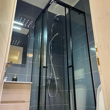 לינה וארוחת בוקר “sarajet”